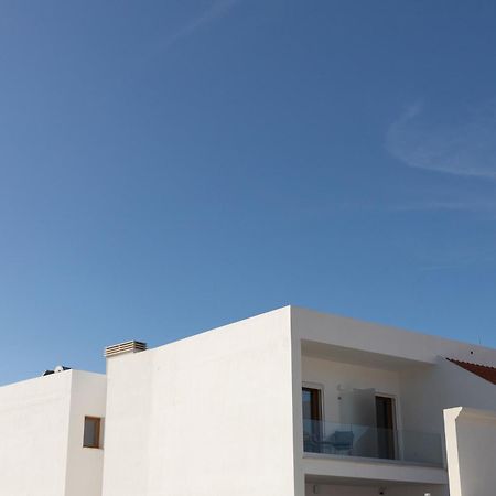 Blank - Alojamento Local Santo Estevao  Bagian luar foto